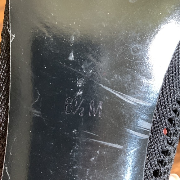 NEIMAN MATCUS BLACK KNIT STILETTO SHOE - Picture 7 of 8